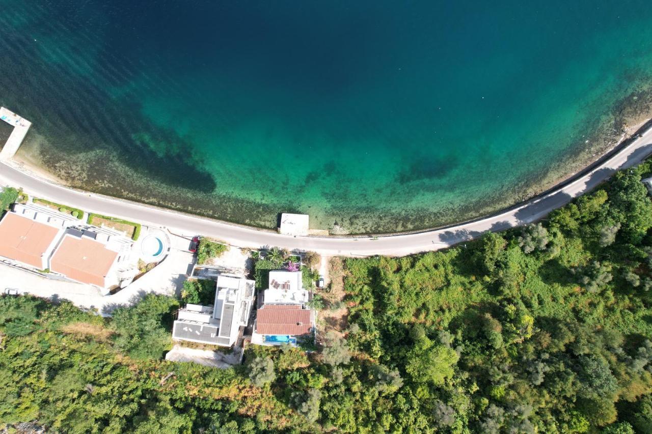 Penthouse Stoliv: Beachfront Spa Villa with Private Jetty Kotor Exterior photo