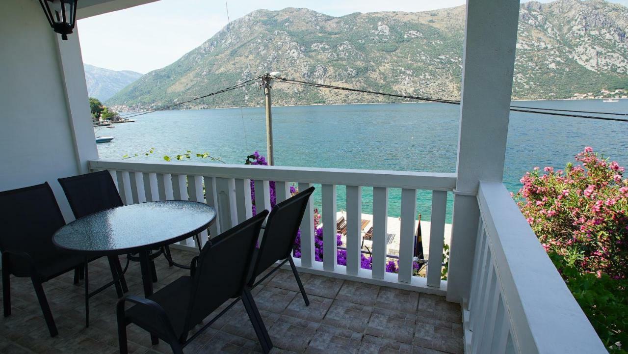 Penthouse Stoliv: Beachfront Spa Villa with Private Jetty Kotor Exterior photo