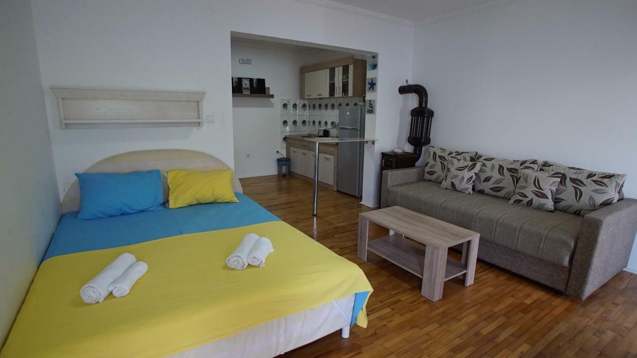 Penthouse Stoliv: Beachfront Spa Villa with Private Jetty Kotor Exterior photo